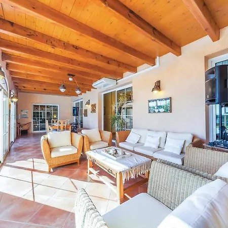 Sleeps 7 Air Con Wifi Villa *