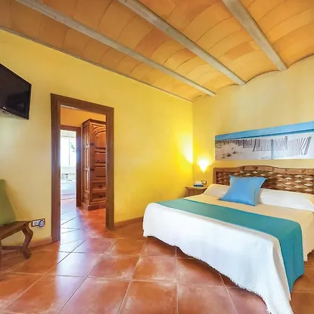 Villa Sleeps 7 Air Con Wifi